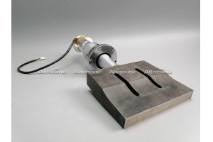 ultrasonic transducer with steel booster