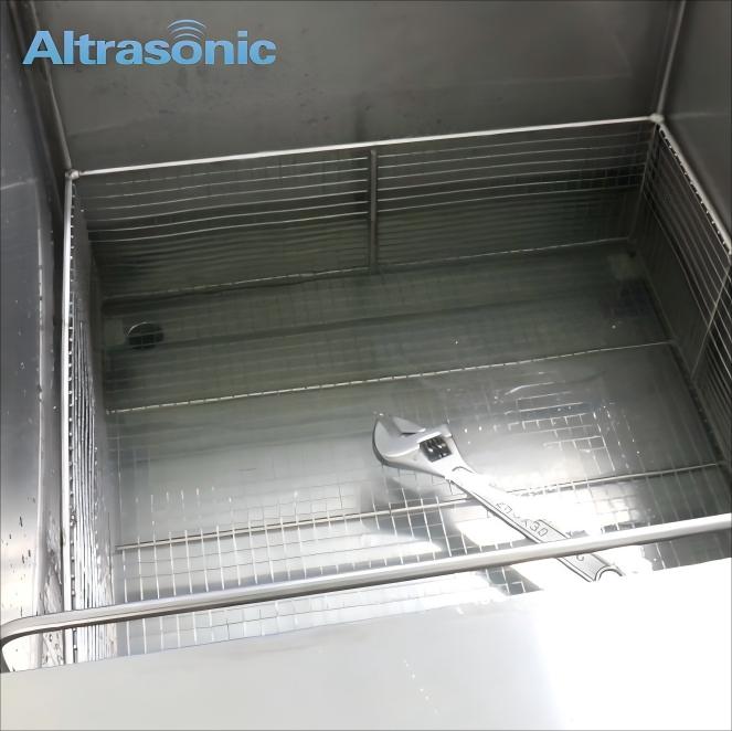 Machine de nettoyage à ultrasons de qualité industrielle 135L