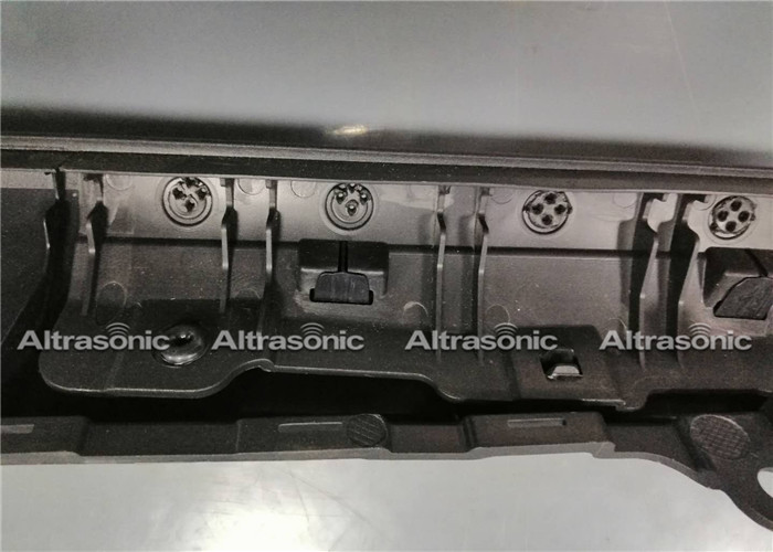 Panneaux de compartiment moteur à ultrasons de soudure